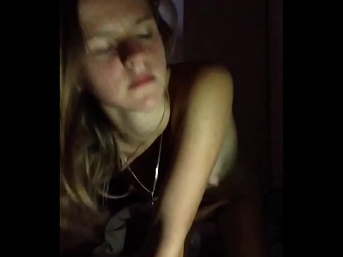 ❤️ Ang isang batang babae masturbates at cums ❤️ Porno sa amin ❌️❤